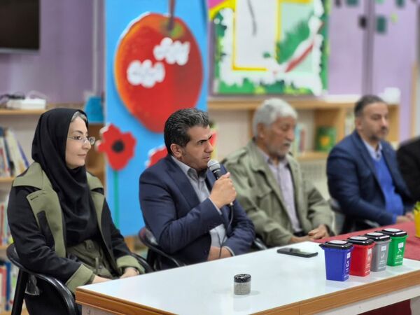 نیلوفرهای انقلاب در آب‌های ماندگار