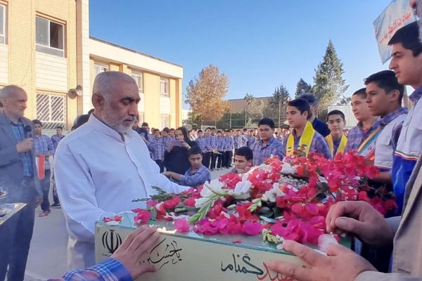 استقبال از شهید گمنام در دبیرستان معارف صدرا ولایت 