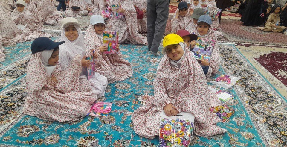 جشن تکلیف دانش آموزان دبستان هیأت امنایی ضحی یک