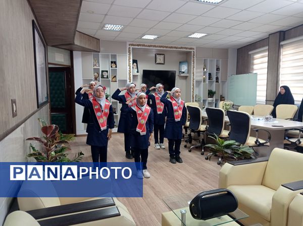 دیدار دانش‌آموزان مدرسه مهندس رحمانی فرد با مسولین اداره ناحیه یک مشهد مقدس 