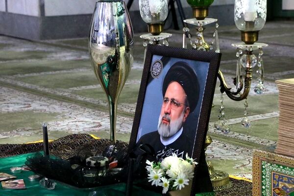 برگزاری مراسم سالگرد ارتحال امام خمینی(ره) و یادبود شهدای خدمت با حضور فرهنگیان شهرستان ری