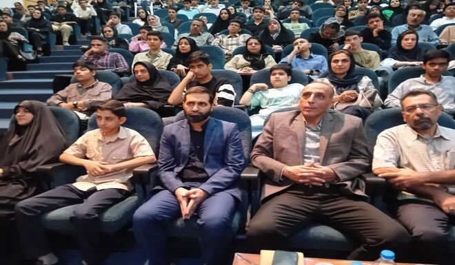 جشن ستارگان ویژه دانش‌آموزان ورودی جدید دبیرستان ماندگار ادب