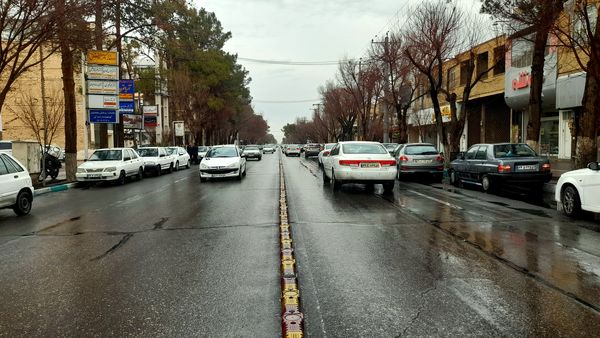 باران یزد؛ نوازشی بر پوست خاکی شهر و لبخندی بر لبان رهگذران