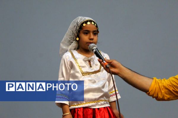 جشنواره هویت ملی اسلامی کودکستان‌های شهرستان گرمه