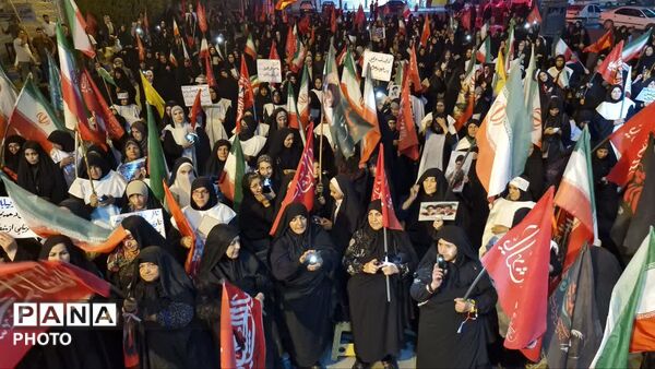 همزمان با سراسر کشور؛ صد و هفتاد و ششمین شب «بیعت با رهبری» در نورآباد