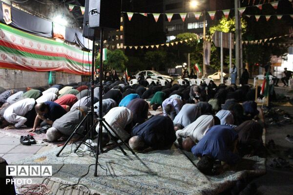 برپایی نماز استغاثه به امام عصر (عج) در مسجد ثامن‌الحجج شاهین‌ویلا