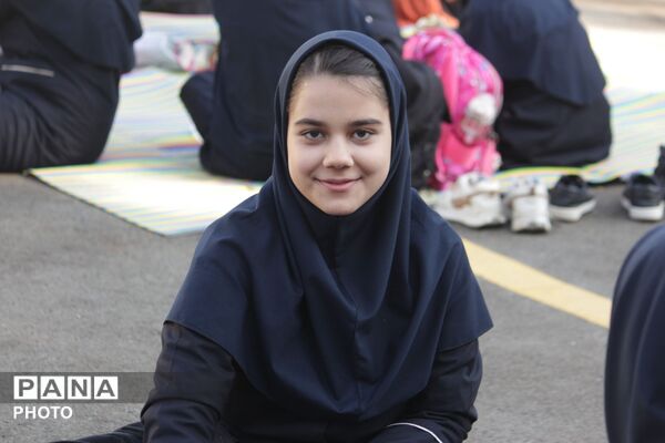  صبحانه سلامت در مدرسه پروین اعتصامی