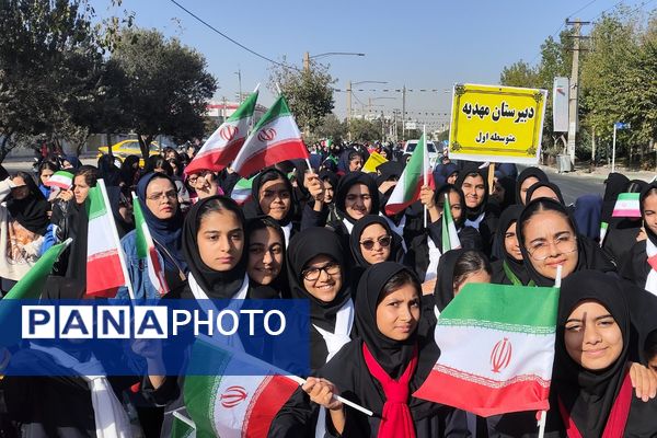 حضور پرشور دختران و پسران شهریار در روز استکبار ستیزی