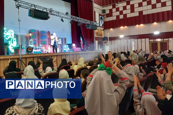 ویژه برنامه میلاد حضرت زهرا (س) و روز مادر دبستان یگانه 