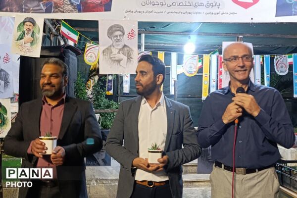 غرفه شهدای دانش آموز ورامین میزبان شما در میدان امام حسین(ع)