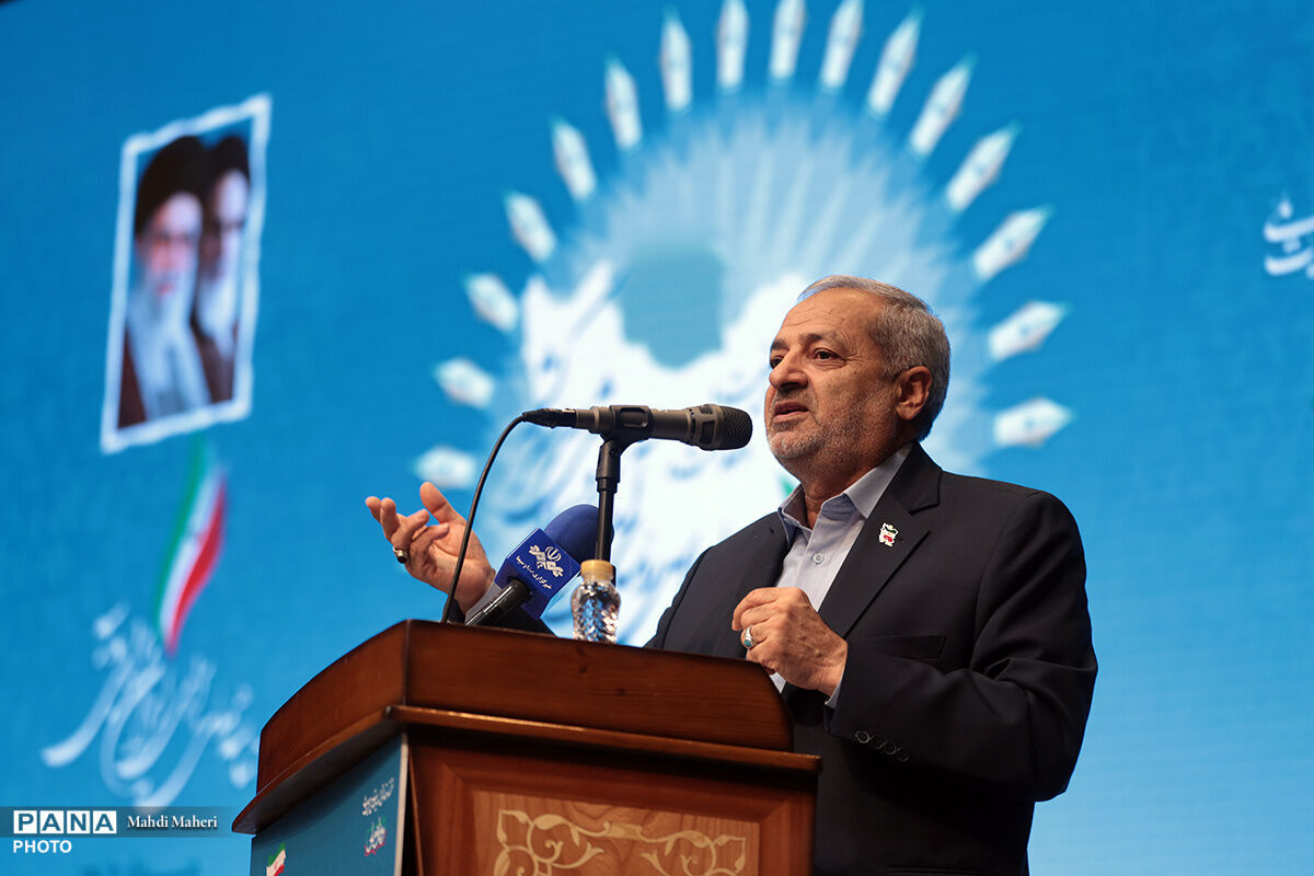 آموزش و پرورش باید آخرین دستگاهی باشد که در شرایط خاص کشور تعطیل می‌شود/ خسارت تعطیلی نظام تعلیم و تربیت جبران‌ناپذیر است