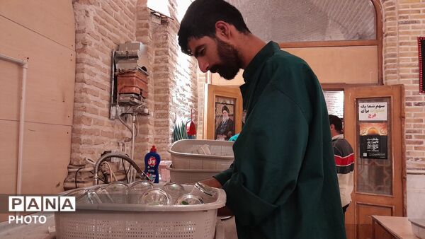 میزبانی از «مهمانِ شهید» در صد و چهل و یکمین شبِ چایخانه حضرت زهرا (س)