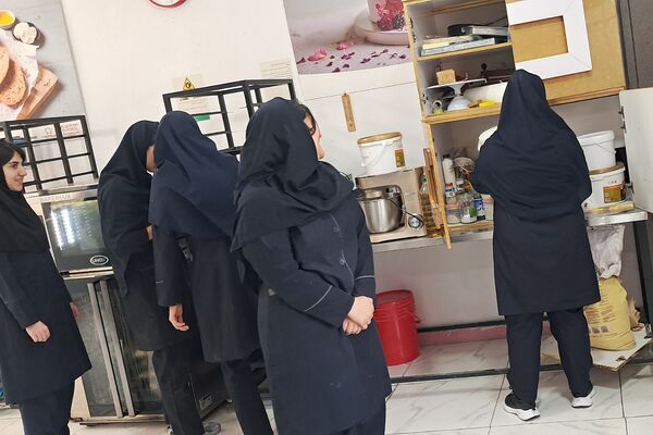 برگزاری جلسه و بازدید از هنرستان سالور ناحیه دو شهرری 