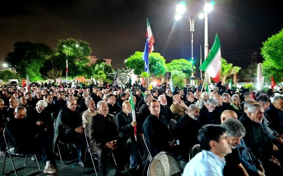 خستگی ناپذیری مردم  هشتگرد برای صد و دهمین شب متوالی از شب‌های حماسه 