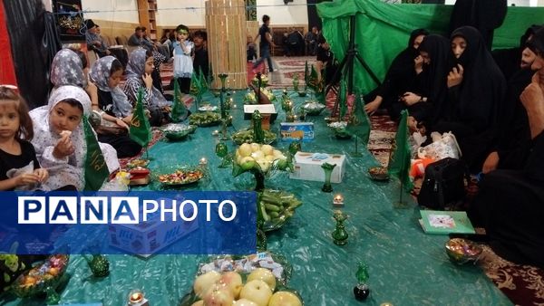 برپایی سفره حضرت‌رقیه (س) در شهر وردنجان