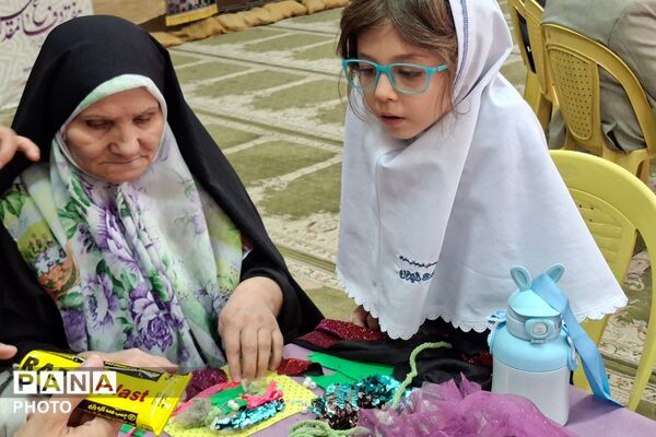 حضور پدر بزرگ‌ها و مادر بزرگ‌ها در کودکستان حکمت نبوی ناحیه دو شهرری 