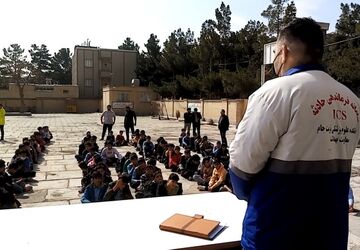 کارگاه ایمنی چهارشنبه‌سوری در دبیرستان شهید نصراللهی تربت جام