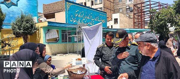 گامی مؤثر برای آینده تحصیلی دانش‌آموزان؛ میز خدمت مشاوران پاکدشتی 