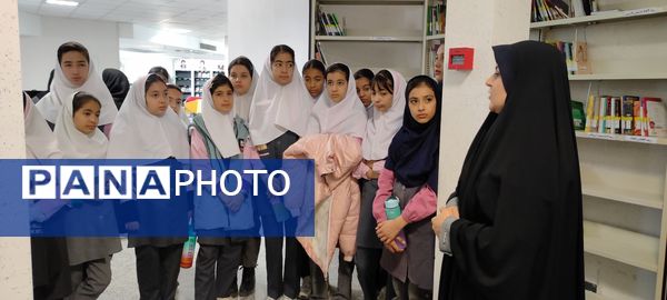 بازدید دانش آموزان دبستان محجبه از کتابخانه اندیشه شیروان