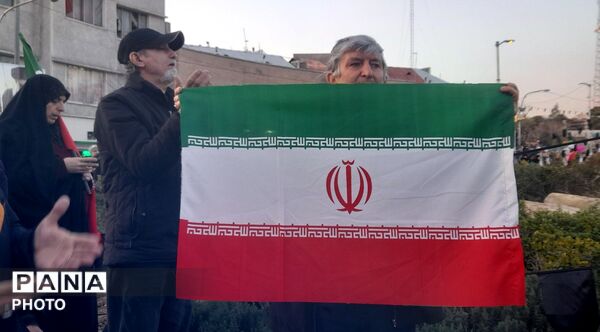 مردم تهران؛ پای کار انقلاب