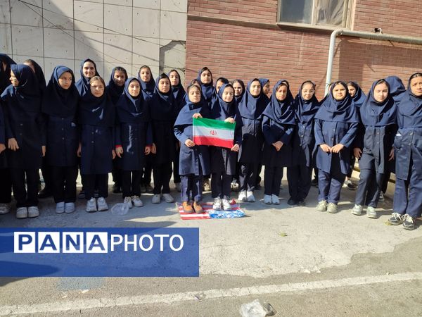 برگزاری مراسم روز دانش‌آموز در مدارس بهارستان‌دو