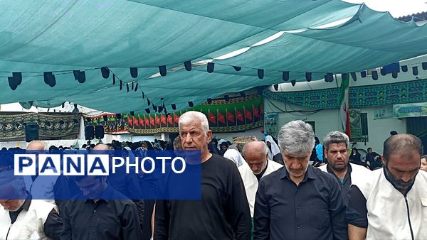 اقامه نماز ظهر عاشورا در محمودآباد 