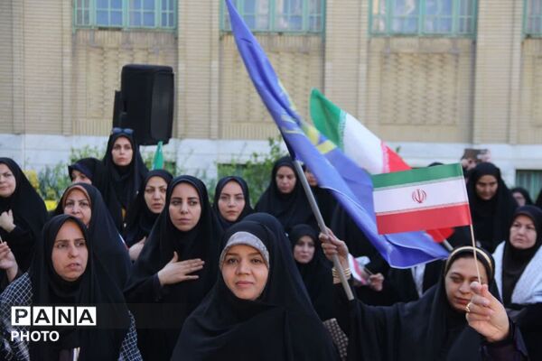 مراسم صبحگاه مشترک بسیج فرهنگیان تهران بزرگ در اداره کل آموزش و پرورش