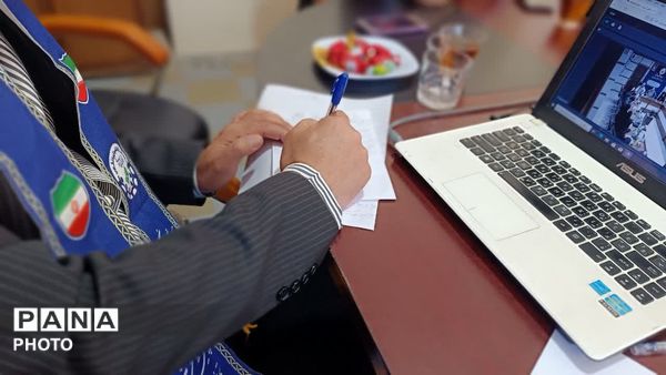 نشست مجازی کارکنان در سالروز تاسیس سازمان دانش آموزی 