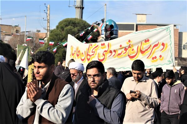 جلوه‌های حضور نوجوانان در راهپیمایی 22 دی مردم قم