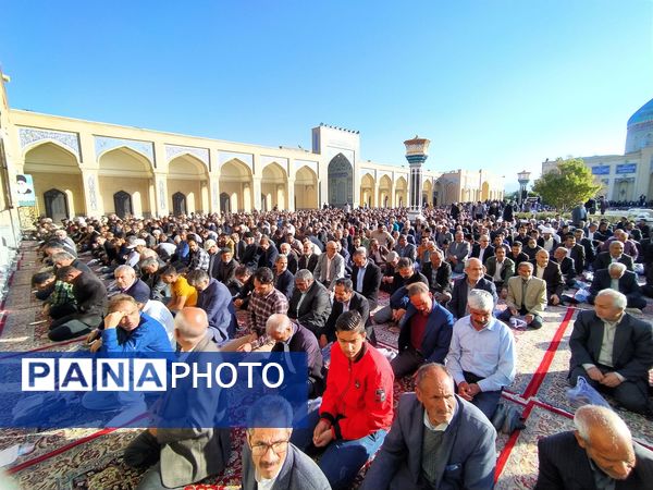 نماز عید سعید فطر در شهرستان کاشمر