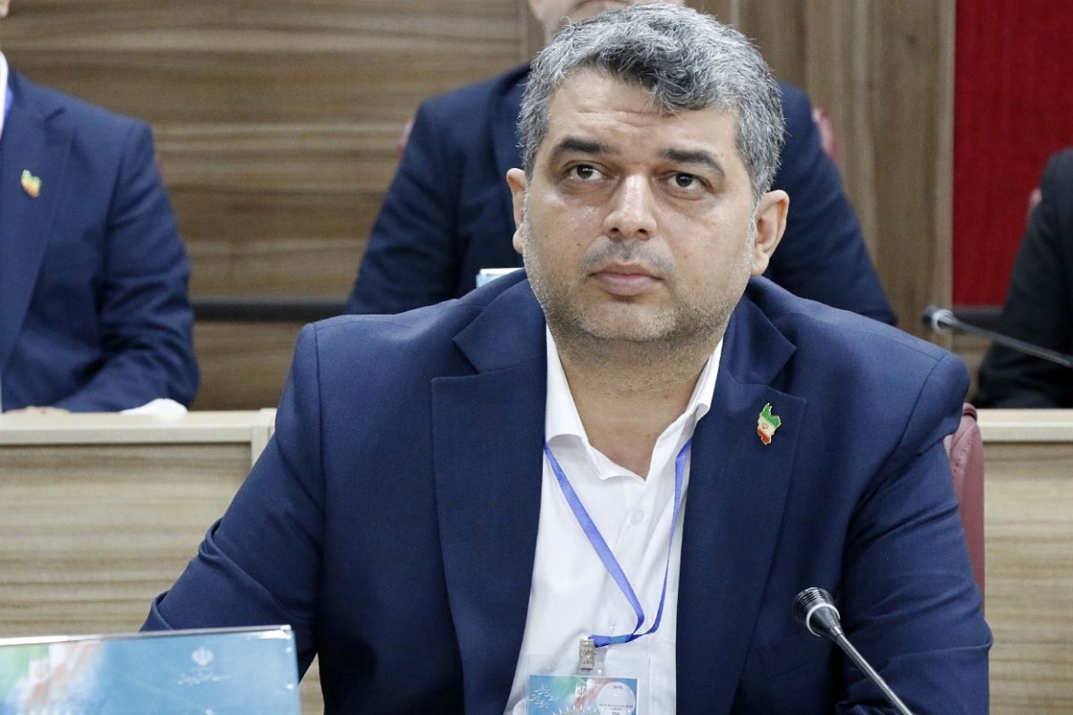 مدارس باید پایگاه تربیت همه‌جانبه دانش‌آموزان باشند