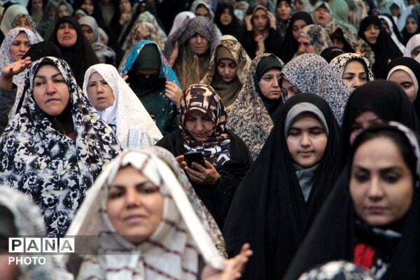 دعوت به «دخترانه‌ترین نماز جمعه»