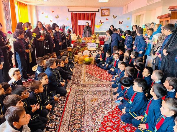 مراسم بزرگداشت ولادت حضرت فاطمه (س) و روز مادر در آموزشگاه پسرانه علاقبندنیا