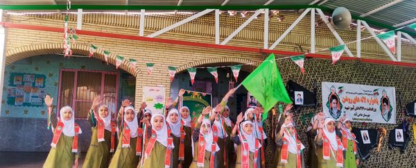 یادواره شهدای «لاله های روشن» حاجی‌آباد