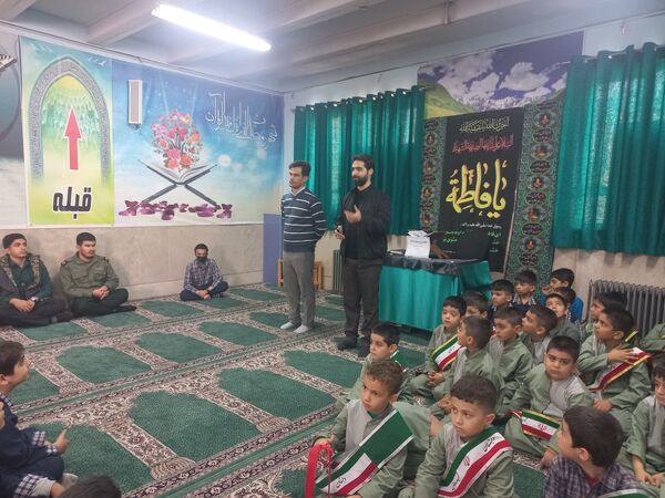 رئیس سازمان بسیج دانش‌آموزی شهرستان قدس مهمان دانش‌آموزان دبستان شهید رجایی 