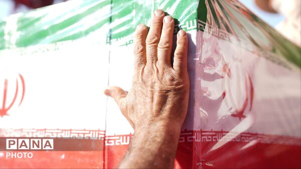 مراسم تشییع پیکر مطهر شهیدان مصطفی امینی و عبدالحسین شیخ‌کوپایی در اصفهان