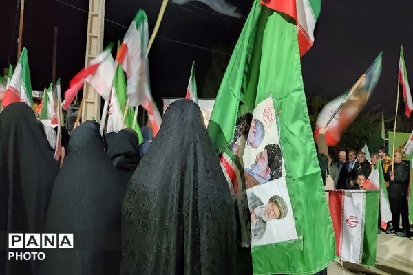 در حمایت از میدان و پیشگیری از فتنه و کودتا هستیم در خیابان 