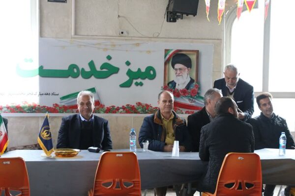 میزخدمت رایگان در مصلای محمدشهر برپا شد