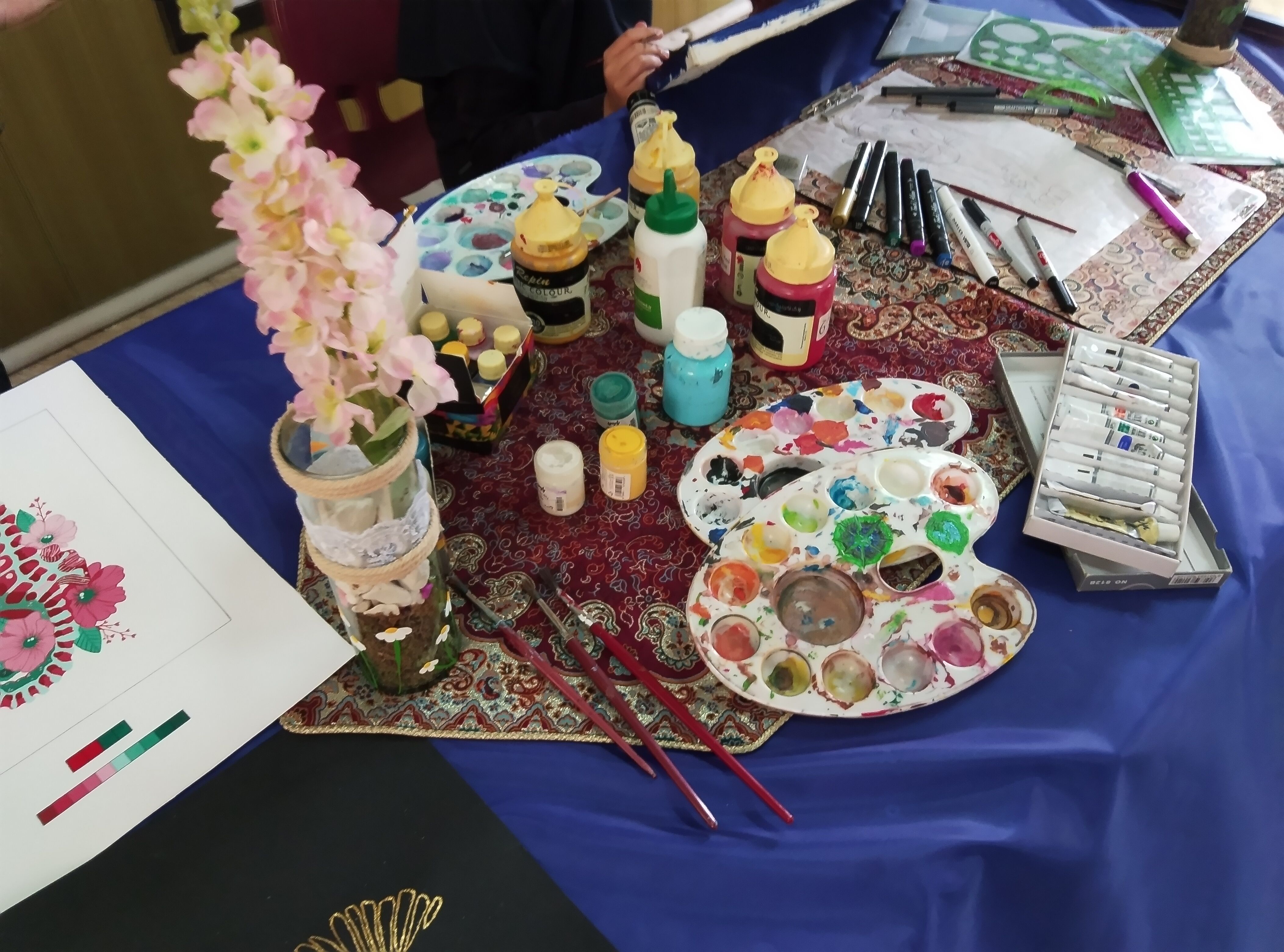 نمایشگاه هنرهای دستی هنرجویان هنرستان آفرینش منطقه رضویه 