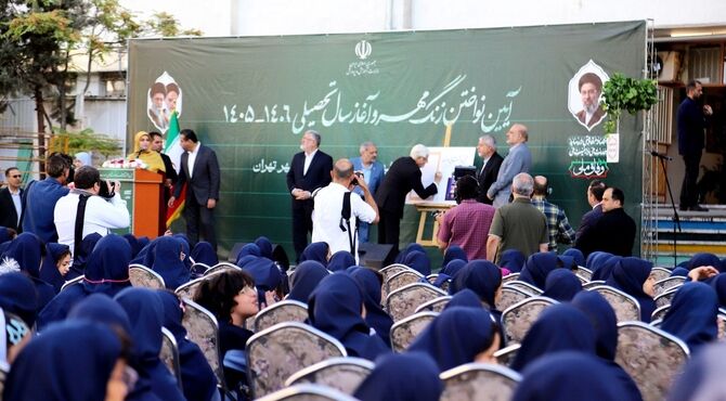 زنگ مهر با حضور معاون اول رئیس‌جمهور و وزیر آموزش‌وپرورش به صدا درآمد