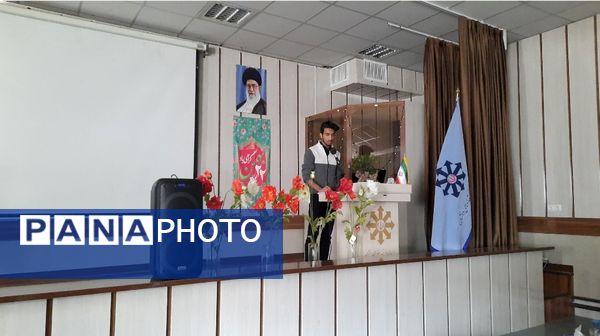 اولین نشست روسای تشکل‌های دانش‌آموزی مدارس سمپاد استان در دبیرستان فرزانگان ۲دوره دوم ناحیه۷ مشهد 