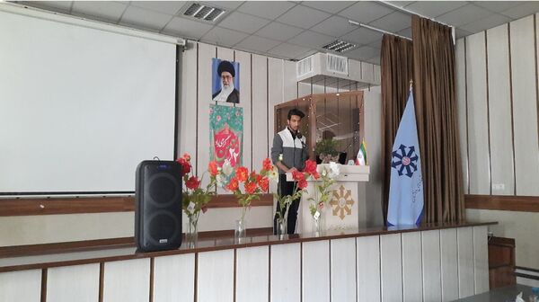 اولین نشست روسای تشکل‌های دانش‌آموزی مدارس سمپاد استان در دبیرستان فرزانگان ۲دوره دوم ناحیه۷ مشهد 