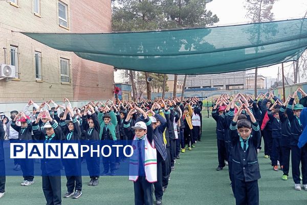 همایش یاوران انقلاب در دبستان شاهد شهید قدوسی ناحیه دو شهرری 