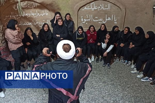 بازدید دانش‌آموزان دبیرستان یادگار امام از کوچه‌های بنی‌هاشم