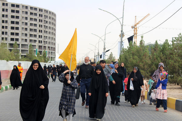 جلوه‌هایی از پیاده‌روی جاماندگان اربعین حسینی(ع) در قم