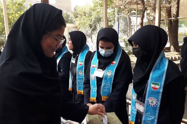  انتخابات شورای دانش‌آموزی و جشن ۱۳ آبان در مدرسه حضرت زینب(س) ناحیه یک شهرری