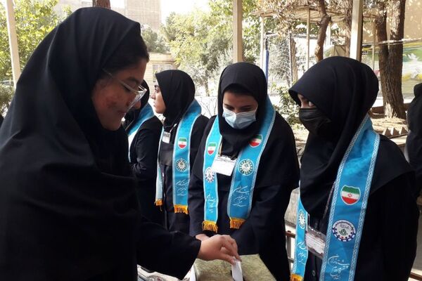  انتخابات شورای دانش‌آموزی و جشن ۱۳ آبان در مدرسه حضرت زینب(س) ناحیه یک شهرری