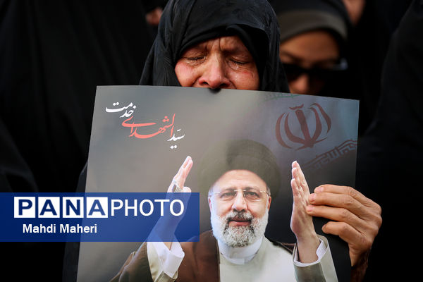 اجتماع مردم تهران در میدان ولیعصر (عج)