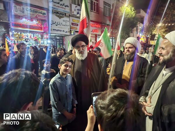 نودودمین شب ایستادگی  مردم کرج
