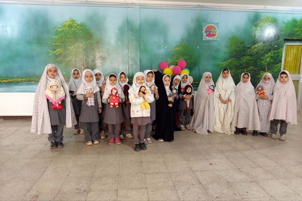 نمایشگاه خلاقانه حجاب در دبستان ایمان رباط‌کریم